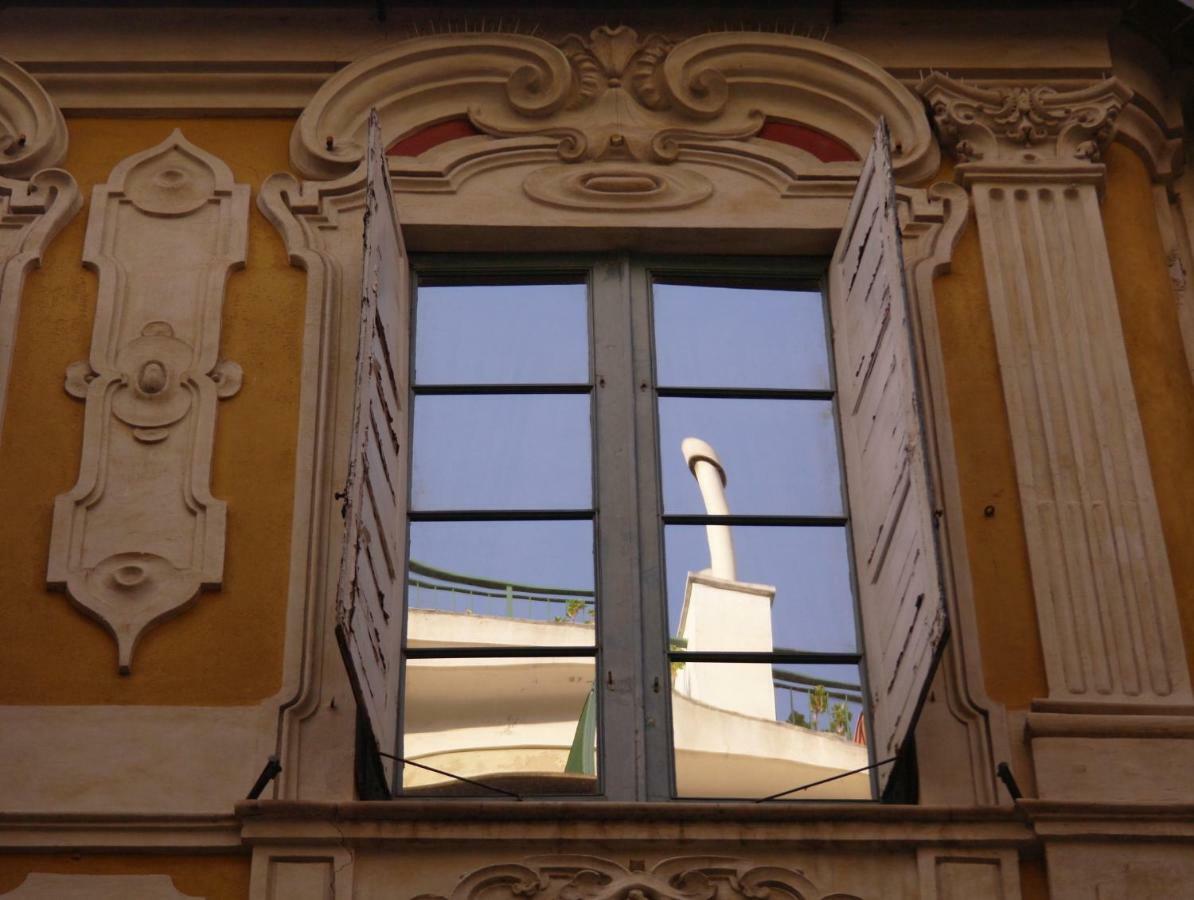 Dietro Il Teatro Modena جنوة المظهر الخارجي الصورة