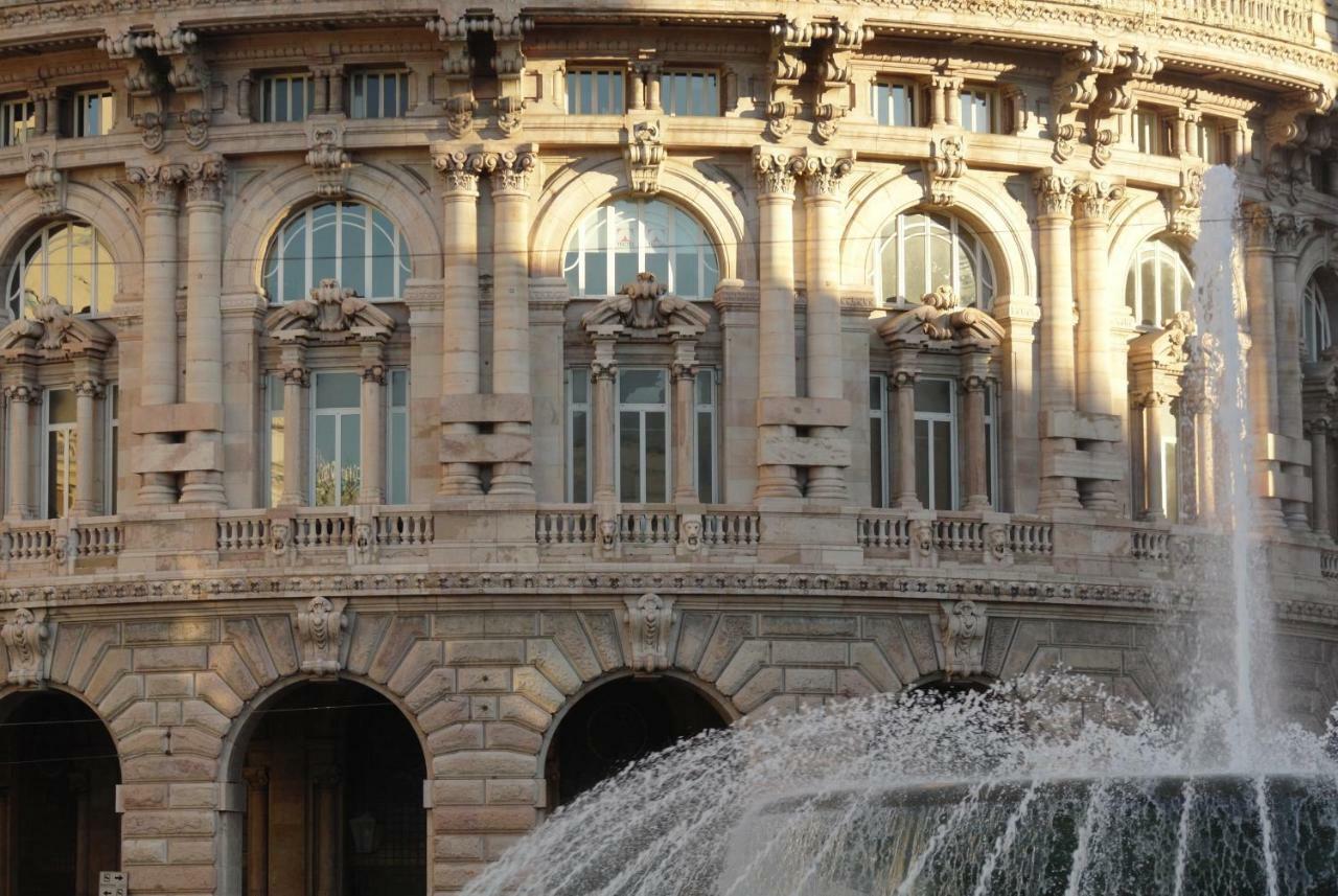 Dietro Il Teatro Modena جنوة المظهر الخارجي الصورة
